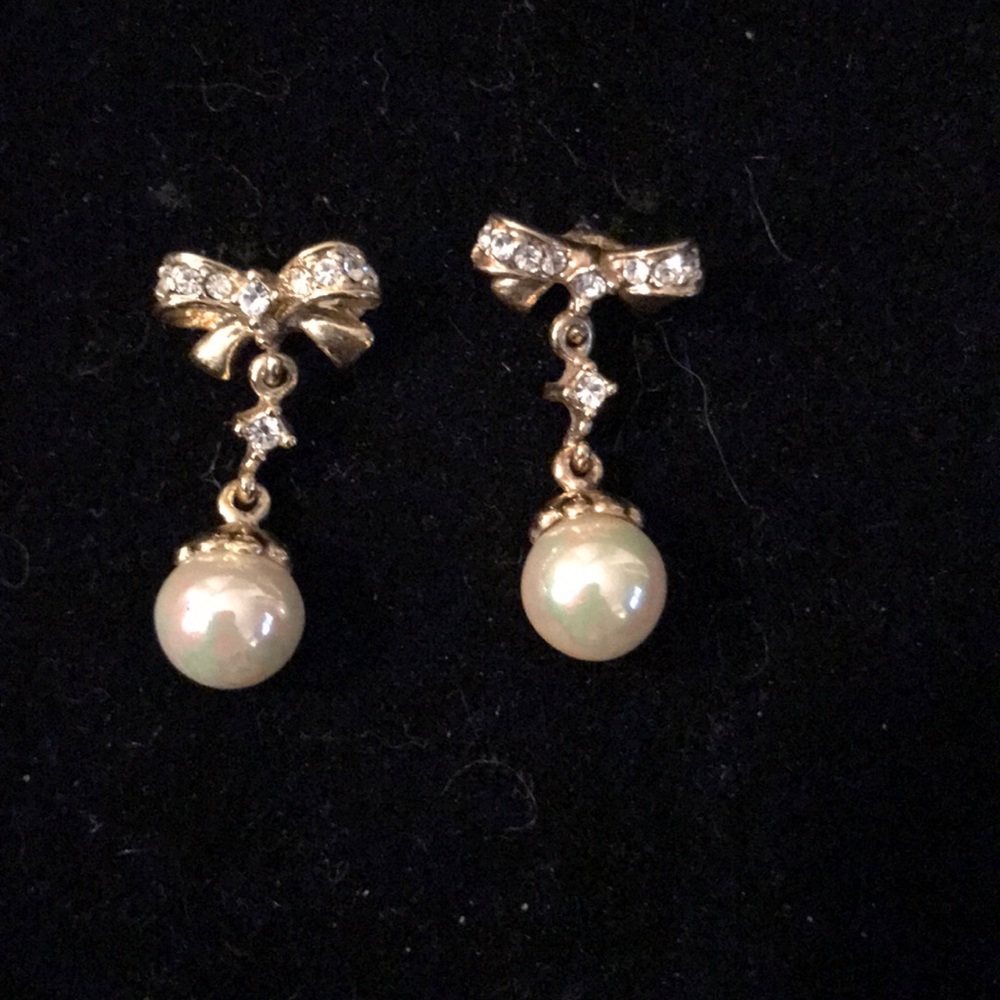 Beautiful Bow & Faux Pearl Drop Earrings